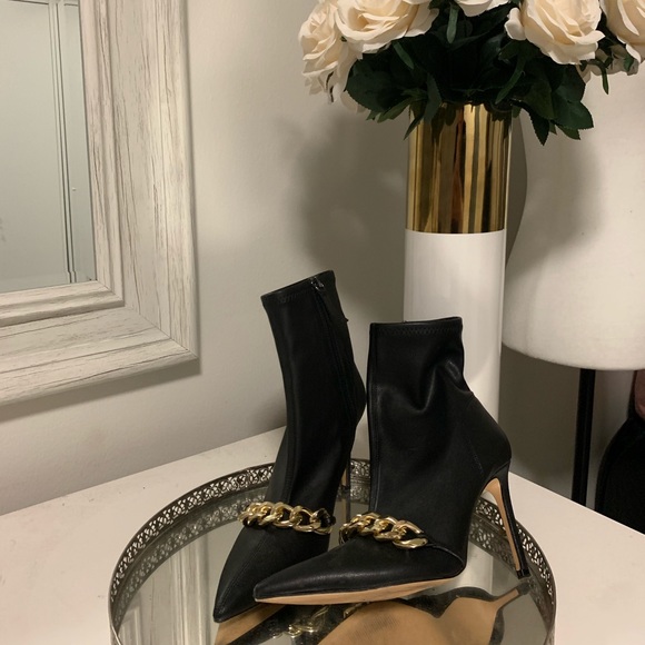 Zara Shoes - Chain trim heeled ankle